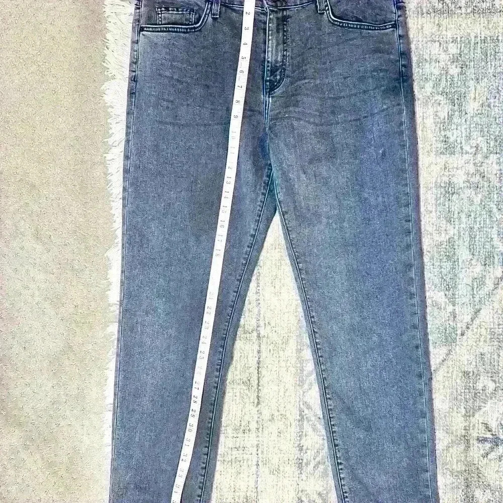 Current/Elliott The Fling Evermore Dark Gray Distressed Wash Denim Jeans Size 32 - Picture 8 of 13